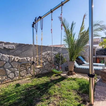 Villa With Heated Pool Near